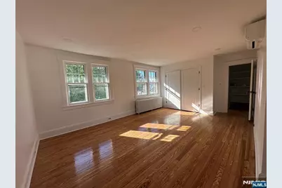 542 Prospect Avenue, Ridgefield, NJ 07657 - Photo 10