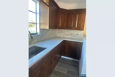 542 Prospect Avenue, Ridgefield, NJ 07657 - Photo 8