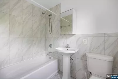 203 E Ruby Avenue B #B, Palisades Park, NJ 07650 - Photo 14