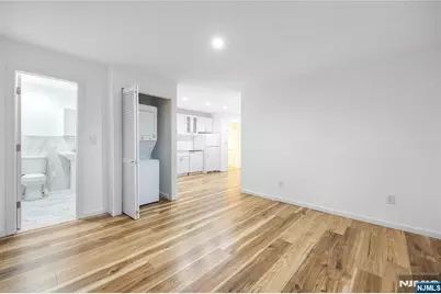 203 E Ruby Avenue B #B, Palisades Park, NJ 07650 - Photo 6