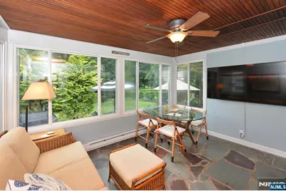 418 Burlington Road, Paramus, NJ 07652 - Photo 16