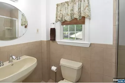 418 Burlington Road, Paramus, NJ 07652 - Photo 6