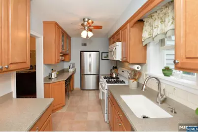 418 Burlington Road, Paramus, NJ 07652 - Photo 14
