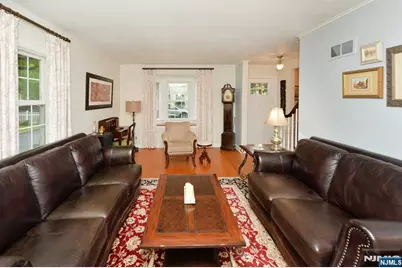 418 Burlington Road, Paramus, NJ 07652 - Photo 8