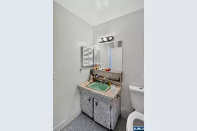 464 Tulane Court, Paramus, NJ 07652 - Photo 12