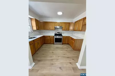 16 E Kinney Street, Newark, NJ 07102 - Photo 14