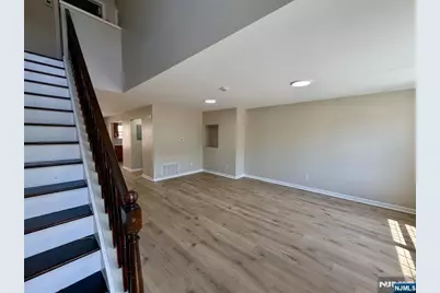16 E Kinney Street, Newark, NJ 07102 - Photo 10