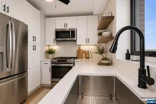 2 Horizon Road 1414, Fort Lee, NJ 07024 - Photo 10