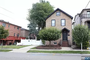 29 Cleveland Pl, Palisades Park, NJ 07650 - Photo 1