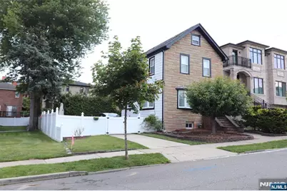 29 Cleveland Place, Palisades Park, NJ 07650 - Photo 2