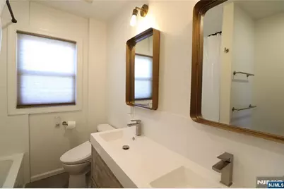 29 Cleveland Place, Palisades Park, NJ 07650 - Photo 22