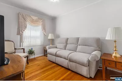 352 Wilson Avenue, Lyndhurst Township, NJ 07071 - Photo 14