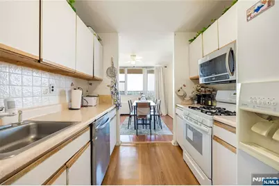 6040 Boulevard East 30B #30B, West New York, NJ 07093 - Photo 8