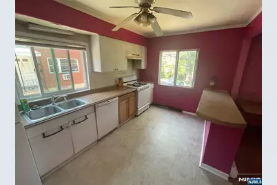 850 Palisade Avenue, Teaneck Township, NJ 07666 - Photo 16