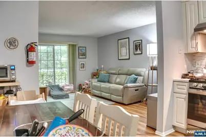 388 Poets Way, Mahwah, NJ 07430 - Photo 10