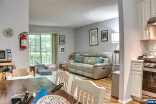 388 Poets Way, Mahwah, NJ 07430 - Photo 10