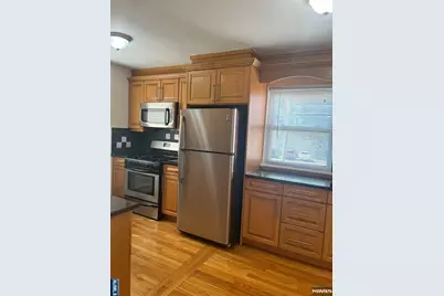 300 E Homestead Avenue B 8 #B 8, Palisades Park, NJ 07650 - Photo 16