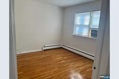300 E Homestead Avenue B 8 #B 8, Palisades Park, NJ 07650 - Photo 8
