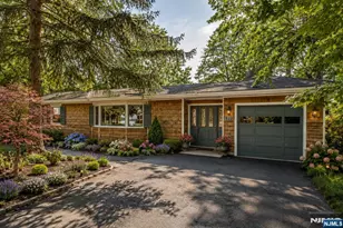 77 E Lake Dr, Wayne, NJ 07470 - Photo 6