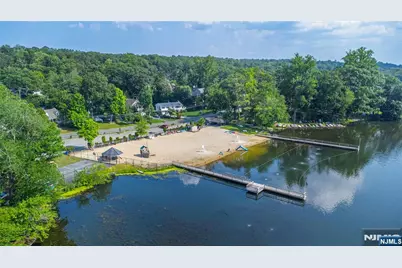 77 E Lake Drive, Wayne, NJ 07470 - Photo 36