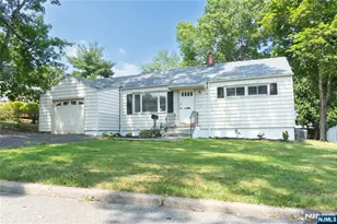 25 Lakeview Dr, Emerson, NJ 07630 - Photo 2