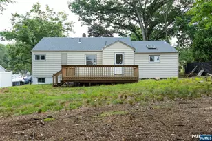 25 Lakeview Dr, Emerson, NJ 07630 - Photo 36