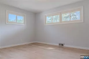 25 Lakeview Dr, Emerson, NJ 07630 - Photo 24