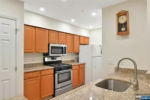 189 Forest Ave 211, Paramus, NJ 07652 - Photo 10
