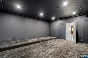 244 Washington Pl, Paramus, NJ 07652 - Photo 44