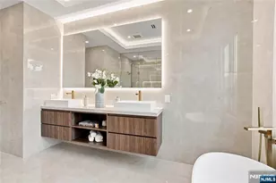 244 Washington Pl, Paramus, NJ 07652 - Photo 28