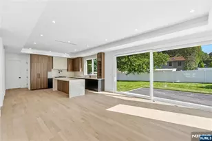 244 Washington Pl, Paramus, NJ 07652 - Photo 2