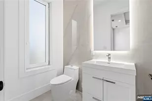 244 Washington Pl, Paramus, NJ 07652 - Photo 26
