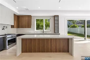244 Washington Pl, Paramus, NJ 07652 - Photo 12