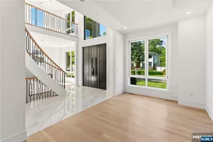 244 Washington Pl, Paramus, NJ 07652 - Photo 8