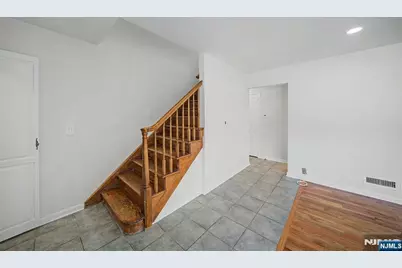 35-10 Lindsay Road, Fair Lawn, NJ 07410 - Photo 4