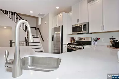 54 Harvest Way 605X #605X, Little Falls Township, NJ 07424 - Photo 10