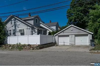 77 E Clinton Avenue, Bergenfield, NJ 07621 - Photo 30