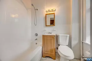 147 New York Ave 2L, Jersey City, NJ 07307 - Photo 22