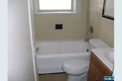10 Hasbrouck, Hasbrouck Heights, NJ 07604 - Photo 2