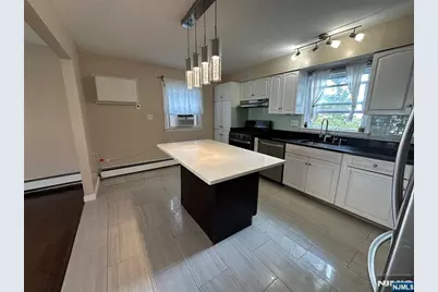 777 Oakwood Lane, Ridgefield, NJ 07657 - Photo 4