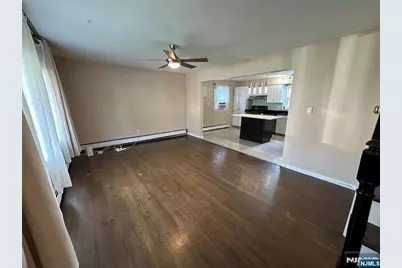777 Oakwood Lane, Ridgefield, NJ 07657 - Photo 2