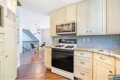 1123 Hyde Park Court 1123 #1123, Mahwah, NJ 07430 - Photo 8