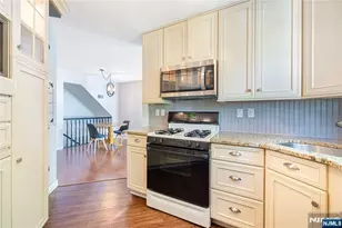 1123 Hyde Park Ct 1123, Mahwah, NJ 07430 - Photo 8