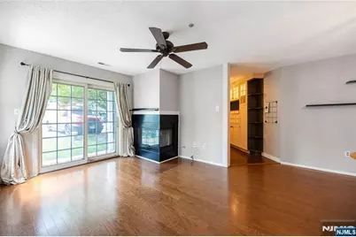 1123 Hyde Park Court 1123 #1123, Mahwah, NJ 07430 - Photo 4