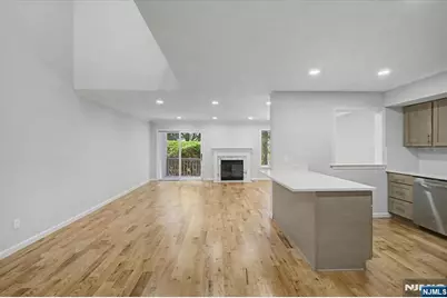 599 Apache Court, Mahwah, NJ 07430 - Photo 6