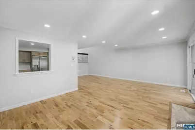 599 Apache Court, Mahwah, NJ 07430 - Photo 4