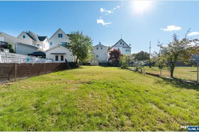 49 Livingston Avenue 1 #1, Lyndhurst Township, NJ 07071 - Photo 22