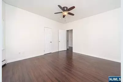49 Livingston Avenue 1 #1, Lyndhurst Township, NJ 07071 - Photo 8
