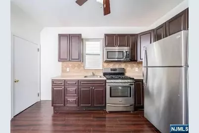 49 Livingston Avenue 1 #1, Lyndhurst Township, NJ 07071 - Photo 18