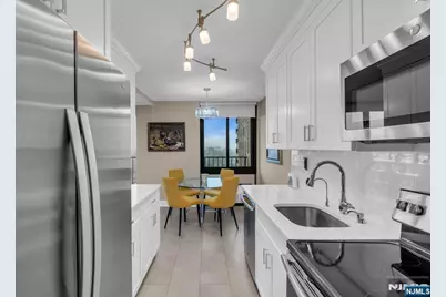 300 Winston Drive 2523 #2523, Cliffside Park, NJ 07010 - Photo 8